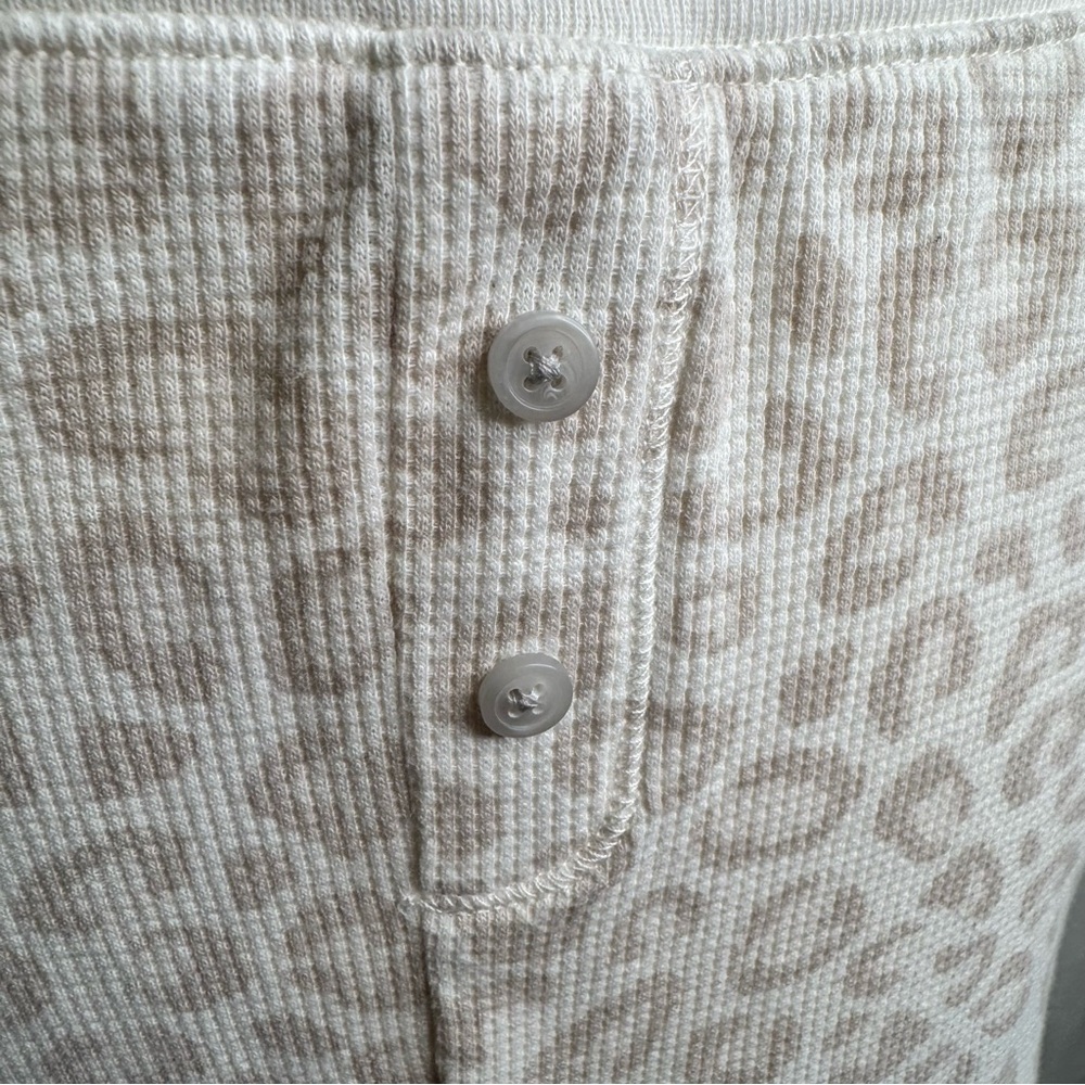 Old Navy Thermal Leggings Snow Leopard Animal Print Pajama Pants L - Picture 5 of 16